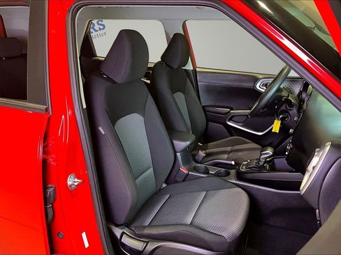 Used 2025 Kia Soul LX w/ LX Technology Package FWD image 28