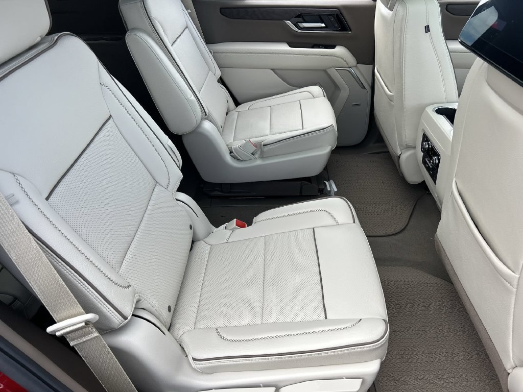 New 2026 GMC Yukon Denali w/ Denali Reserve Package AWD/4WD image 28