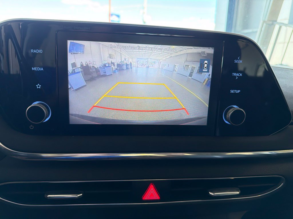 Used 2020 Hyundai Sonata SEL w/ Convenience + Sunroof Package FWD image 9