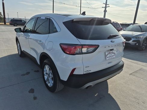 Used 2021 Ford Escape SE image 8