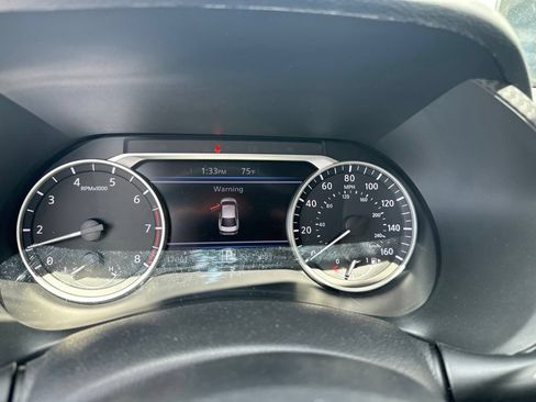 Used 2025 Nissan Sentra SR FWD image 16