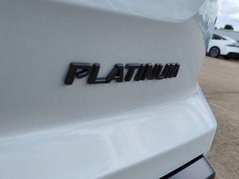 New 2026 Nissan Pathfinder Platinum FWD image 4