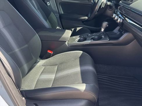 Used 2024 Honda Civic Sport image 9
