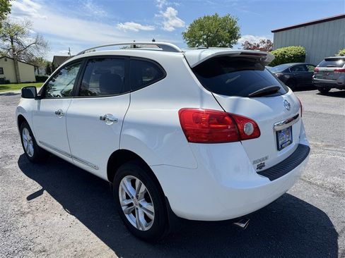 Used 2012 Nissan Rogue SV FWD image 2
