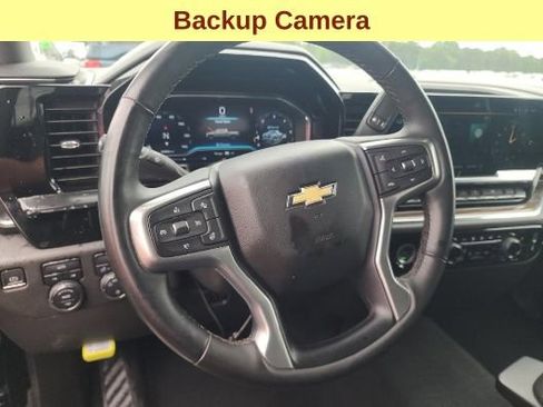 Used 2023 Chevrolet Silverado 1500 LT AWD/4WD image 11