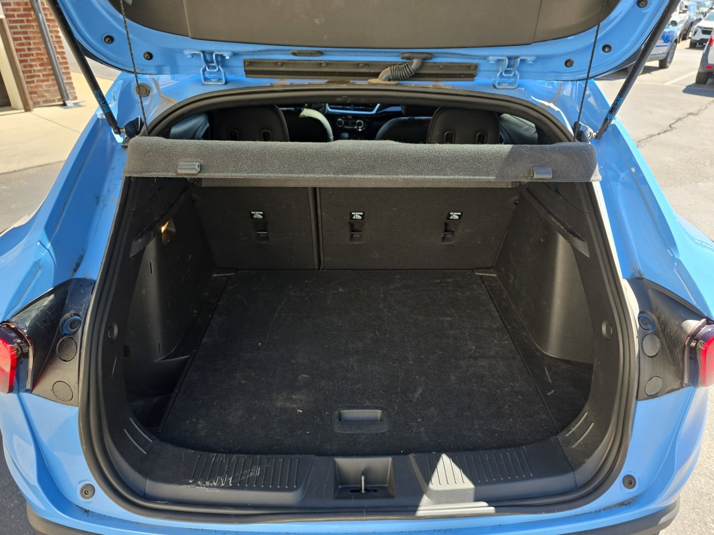 Used 2024 Chevrolet Trax RS w/ Sunroof Package FWD image 27