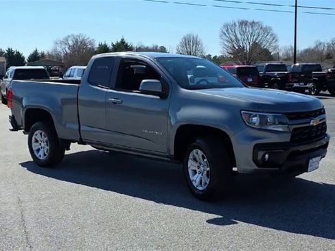 Used 2021 Chevrolet Colorado LT w/ LT Convenience Package image 2