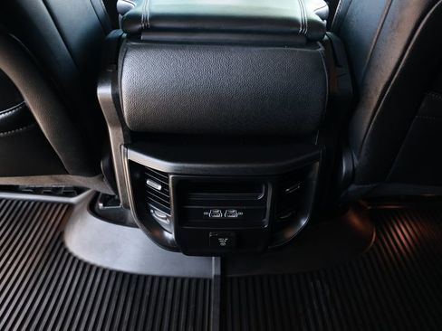 Used 2022 RAM 1500 Laramie AWD/4WD image 32