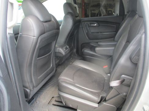 Used 2012 Chevrolet Traverse LT FWD image 24