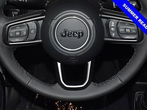 Used 2025 Jeep Wrangler Unlimited Sport AWD/4WD image 24