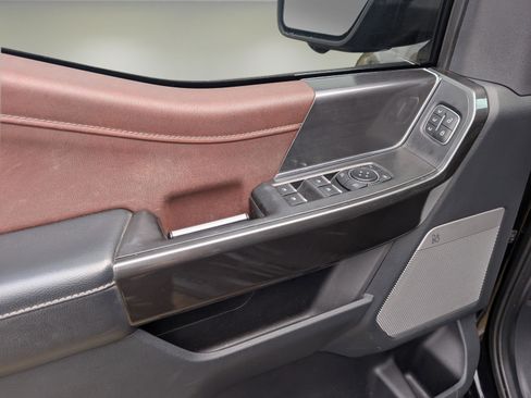 Used 2021 Ford F150 Lariat w/ Equipment Group 502A High image 9