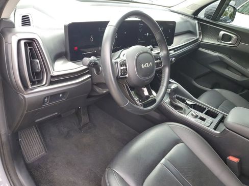 Used 2025 Kia Sorento S FWD image 17