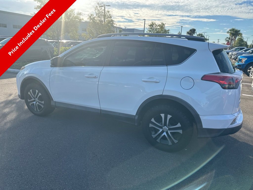 Used 2017 Toyota RAV4 LE AWD/4WD image 7