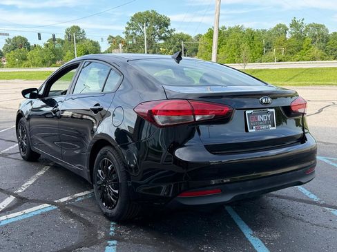 Used 2017 Kia Forte LX FWD image 3