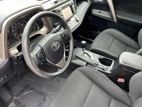 Used 2015 Toyota RAV4 XLE AWD/4WD image 10