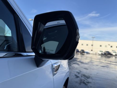 Used 2025 GMC Yukon XL Denali image 46