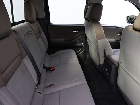 Used 2022 Nissan Frontier SV image 18