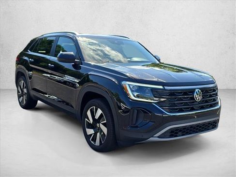 Certified 2026 Volkswagen Atlas Cross Sport SE w/ Panoramic Sunroof Package FWD image 3