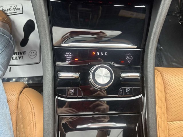 Used 2024 Jeep Grand Cherokee L Summit AWD/4WD image 23
