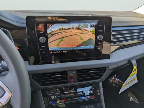 New 2026 Volkswagen Jetta SE FWD image 21