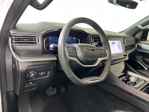 Used 2023 Jeep Wagoneer Series II w/ Convenience Group I image 12