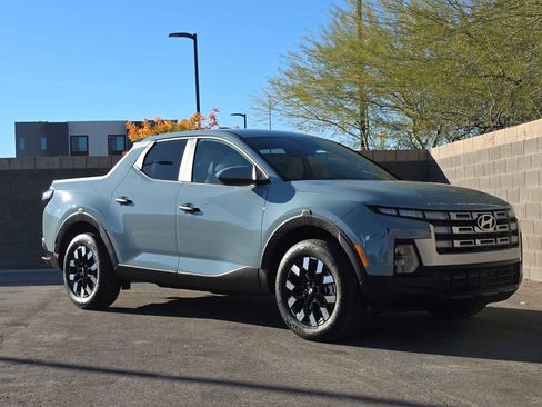 Used 2025 Hyundai Santa Cruz SE image 3