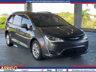 Used 2020 Chrysler Pacifica Limited w/ Advanced Safetytec Group