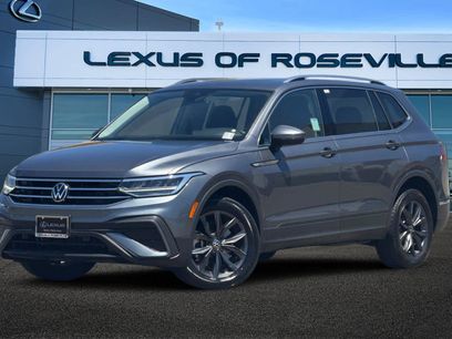Used 2023 Volkswagen Tiguan SE w/ Panoramic Sunroof Package