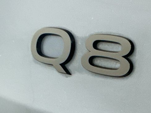 Used 2024 Audi Q8 e-tron Premium Plus w/ Premium Plus Package AWD/4WD image 10