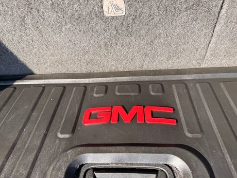 Used 2017 GMC Yukon Denali AWD/4WD image 21