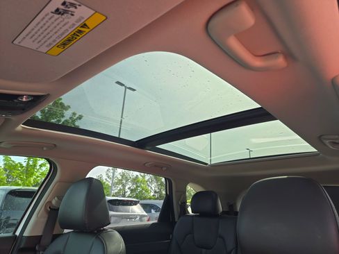 Used 2025 Kia Sorento S w/ Panoramic Sunroof Package FWD image 32