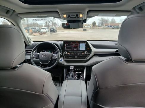 Used 2020 Toyota Highlander Platinum image 23
