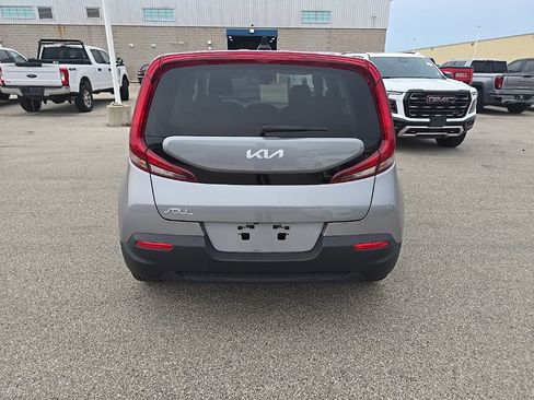 Used 2022 Kia Soul LX w/ Technology Package FWD image 5