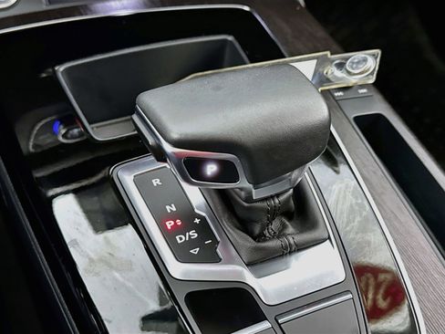 Used 2024 Audi Q5 2.0T Premium image 19