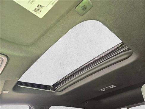 Used 2024 Chevrolet Silverado 2500 ZR2 w/ Technology Package image 14