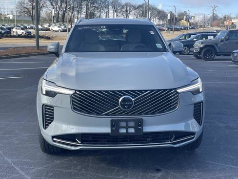 Certified 2025 Volvo XC90 B6 Plus image 2