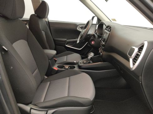 Used 2025 Kia Soul LX image 21