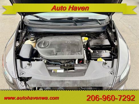 Used 2014 Jeep Cherokee Latitude w/ Cold Weather Group image 12