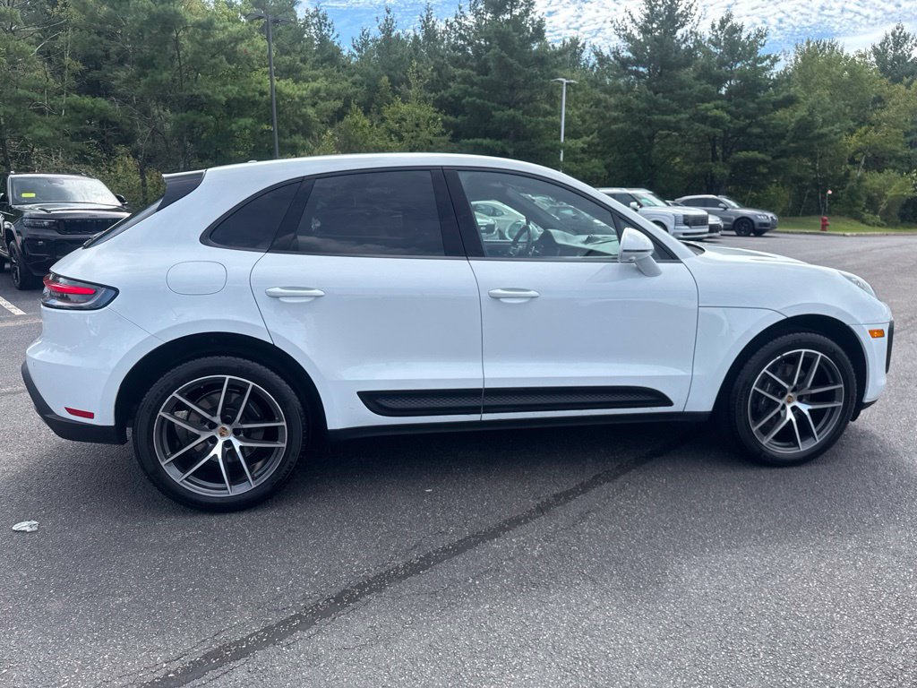 Used 2023 Porsche Macan AWD/4WD image 7