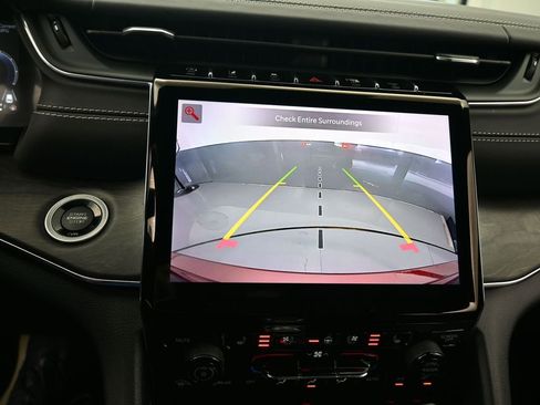 Used 2023 Jeep Grand Cherokee Overland w/ Luxury Tech Group IV image 21