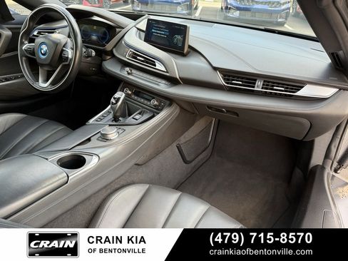 Used 2019 BMW i8 Roadster image 38