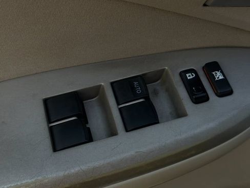 Used 2012 Toyota Corolla LE FWD image 13