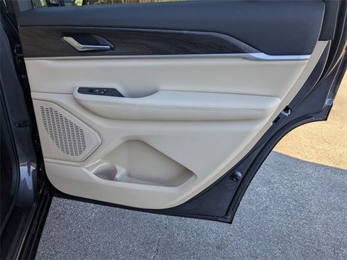 New 2025 Jeep Grand Cherokee L Limited image 31