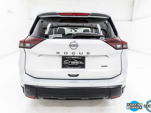 Used 2025 Nissan Rogue SV image 5