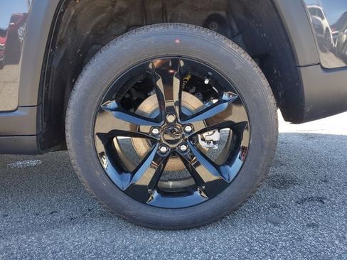 New 2025 Jeep Grand Cherokee Limited w/ Black Appearance Package image 11