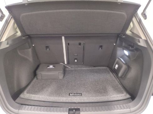 New 2025 Volkswagen Taos SE image 16