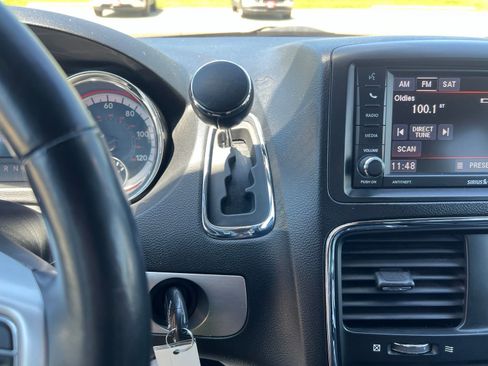 Used 2019 Dodge Grand Caravan GT FWD image 16