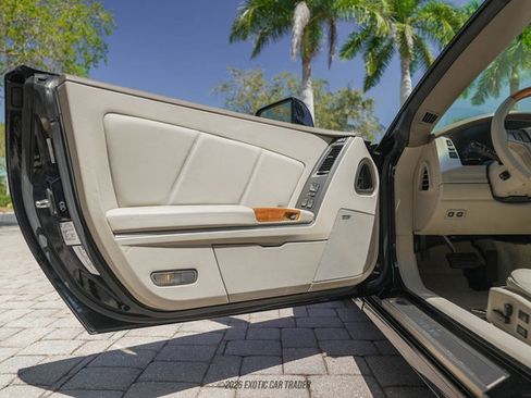 Used 2004 Cadillac XLR RWD image 29