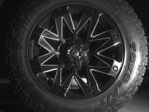 Used 2017 RAM 1500 Laramie AWD/4WD image 11