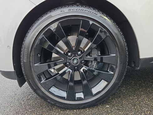 Used 2025 Land Rover Range Rover Sport SE image 28